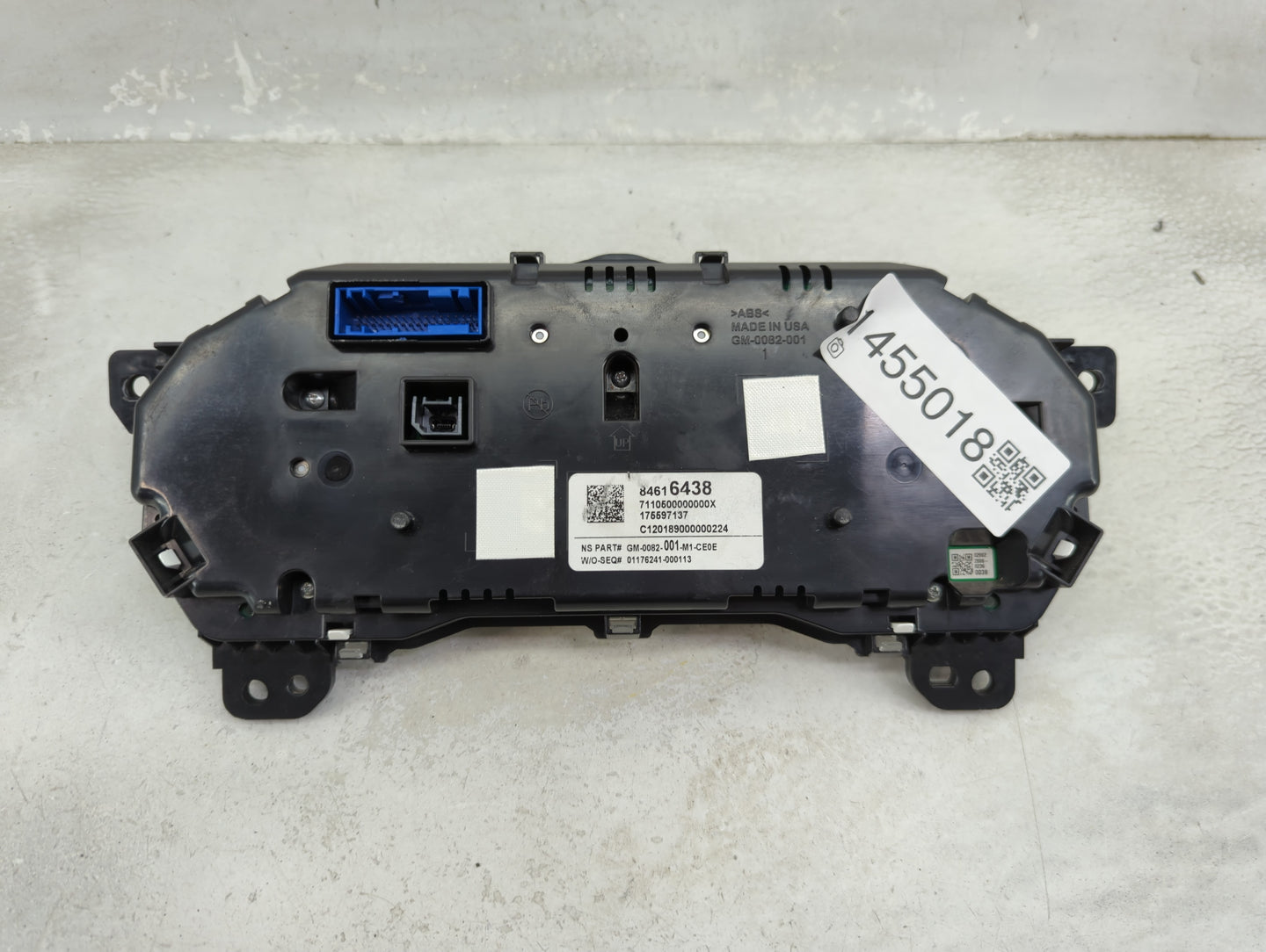 2019-2020 Chevrolet Blazer Instrument Cluster Speedometer Gauges P/N:84616438 GM-0082-001-M1-CE0E Miles: Fits Fits 2019 2020