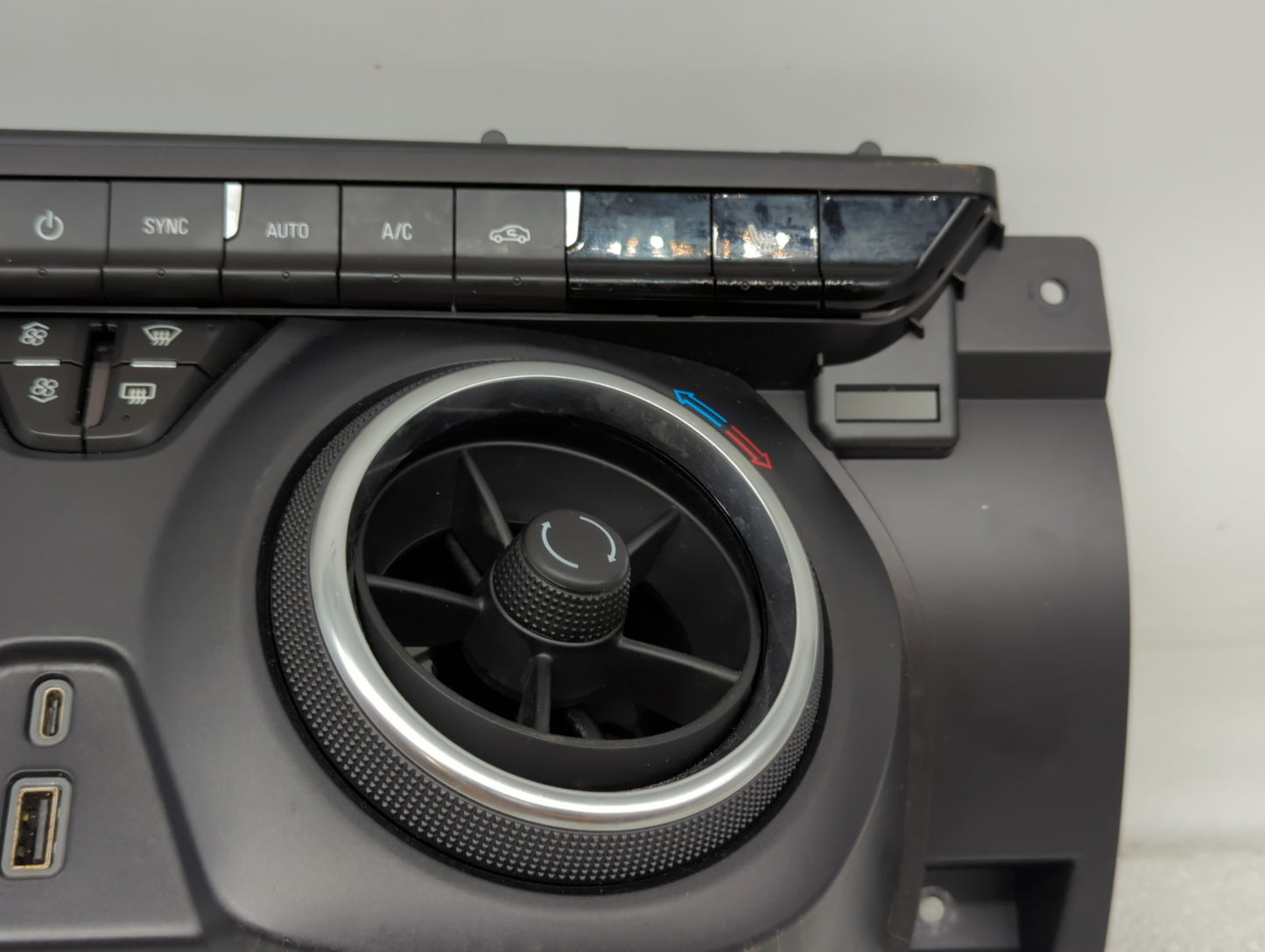 2019-2022 Chevrolet Blazer Climate Control Module Temperature AC/Heater Replacement P/N:84563761 Fits Fits 2019 2020 2021 20