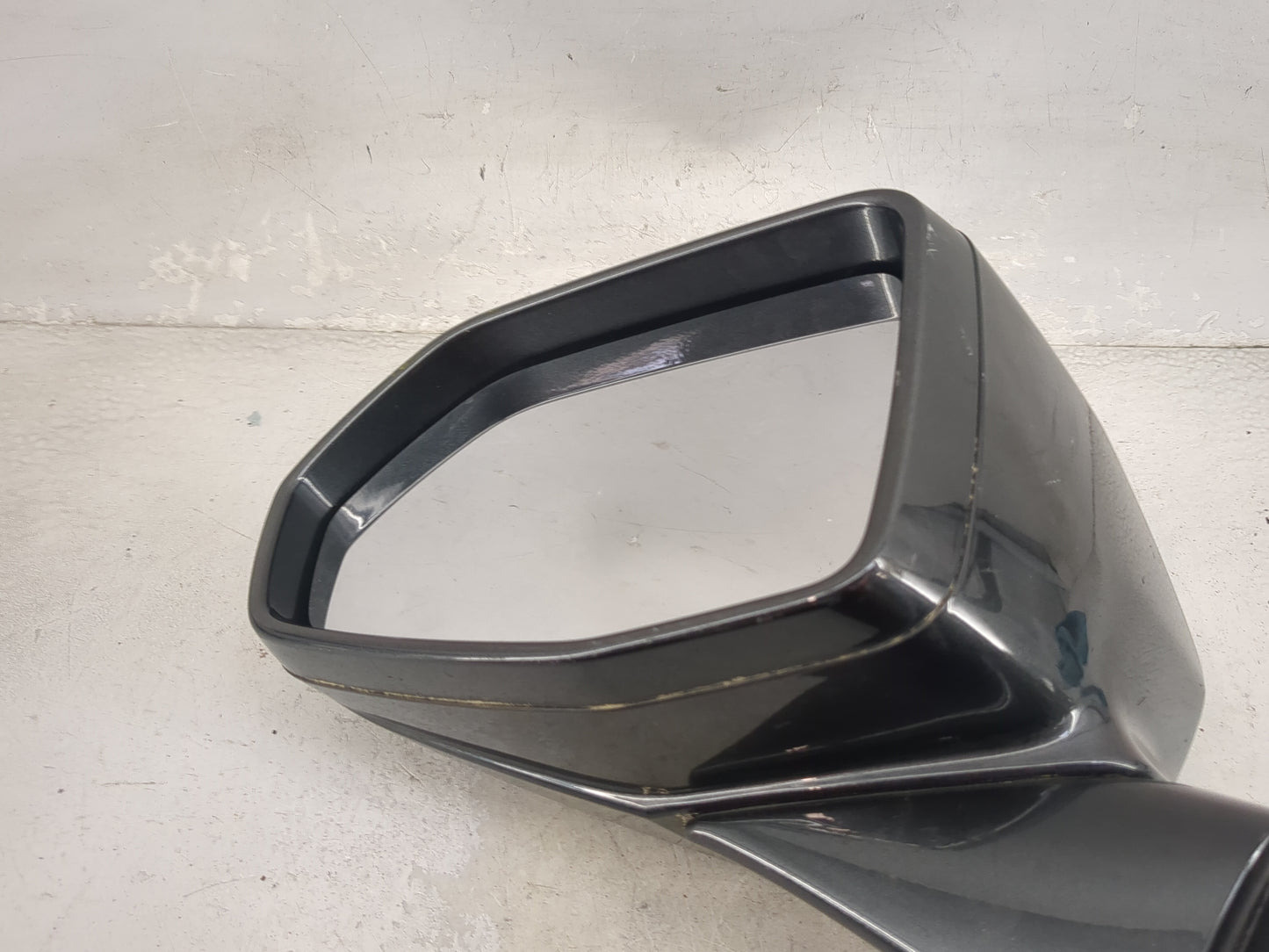 2019-2022 Chevrolet Blazer Driver Side View Mirror - Left Door Mirror OEM Used - Oemusedautoparts1.com