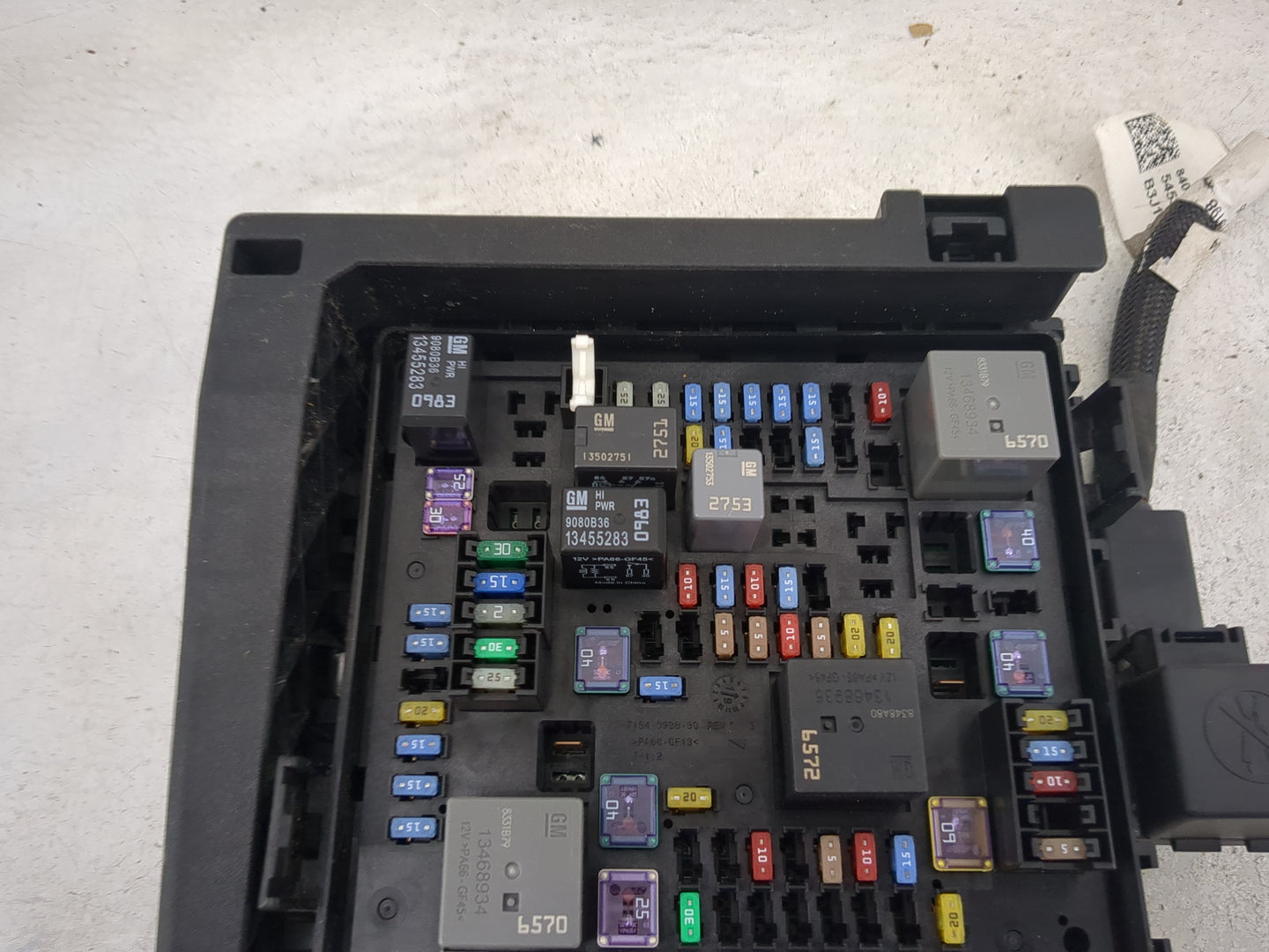 2020-2021 Chevrolet Blazer Fusebox Fuse Box Panel Relay Module P/N:84503121 13502751, 13455283, 13468934 Fits Fits 2020 2021