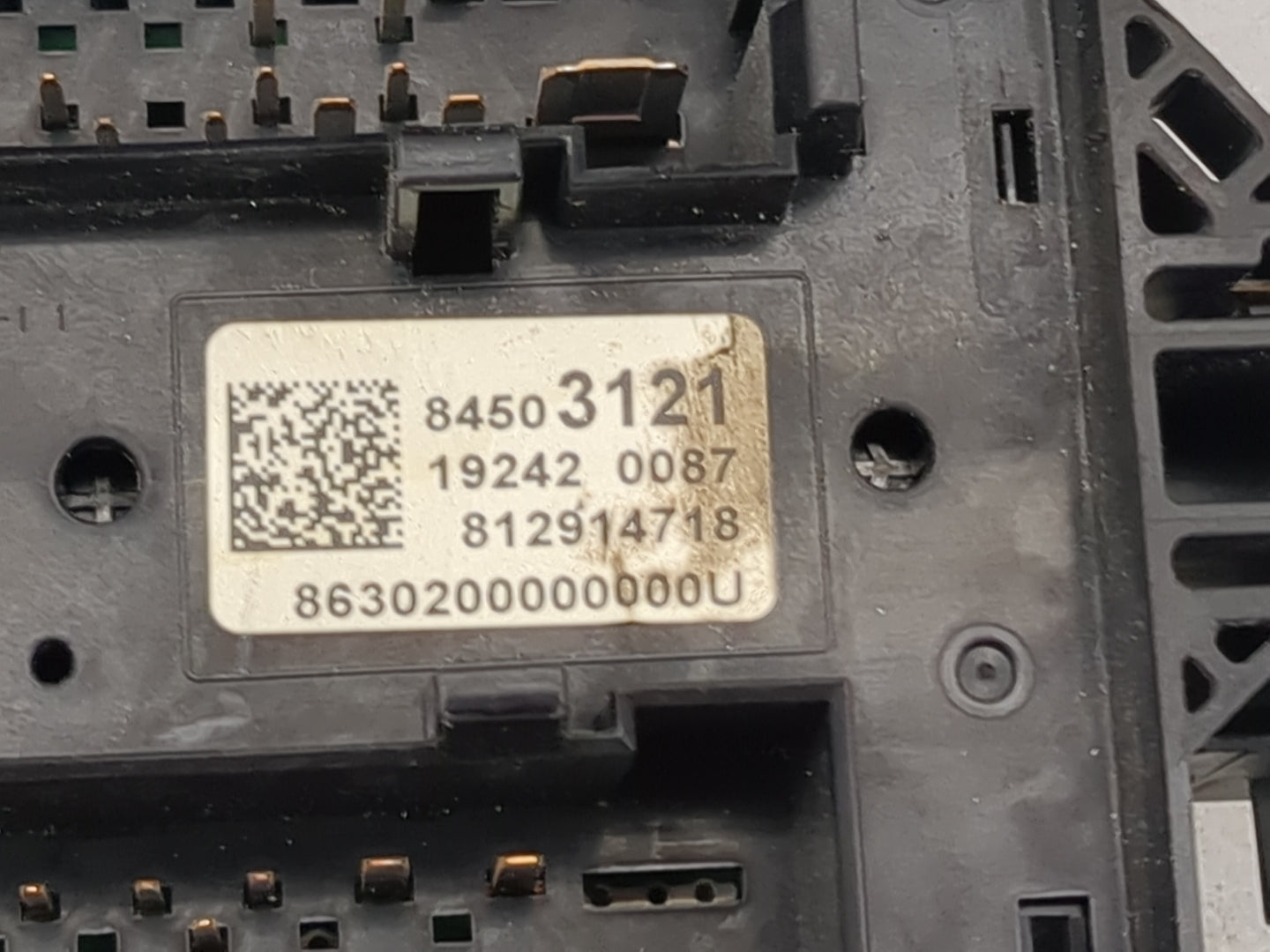 2020-2021 Chevrolet Blazer Fusebox Fuse Box Panel Relay Module P/N:84503121 13502751, 13455283, 13468934 Fits Fits 2020 2021
