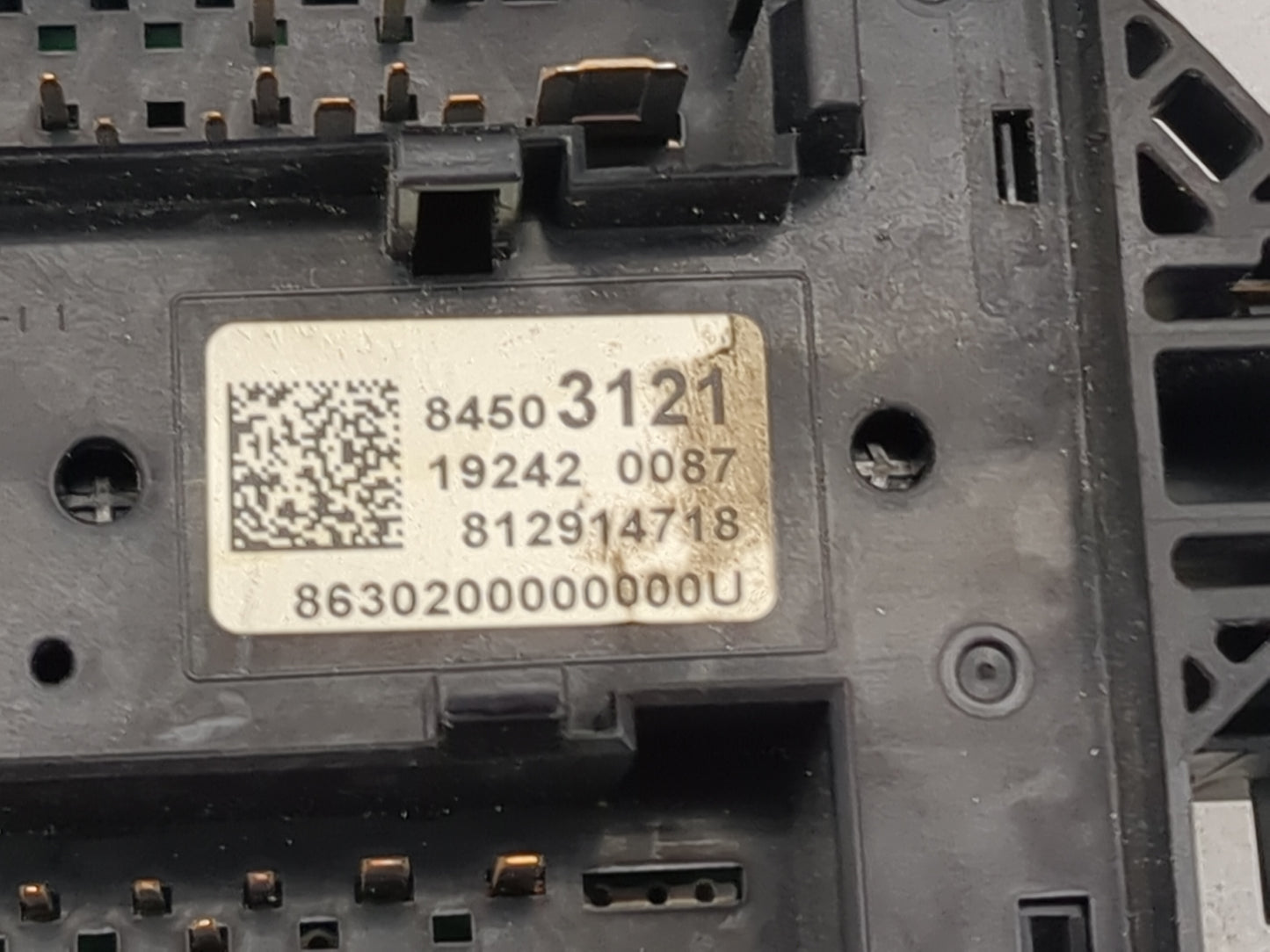 2020-2021 Chevrolet Blazer Fusebox Fuse Box Panel Relay Module P/N:84503121 13502751, 13455283, 13468934 Fits Fits 2020 2021