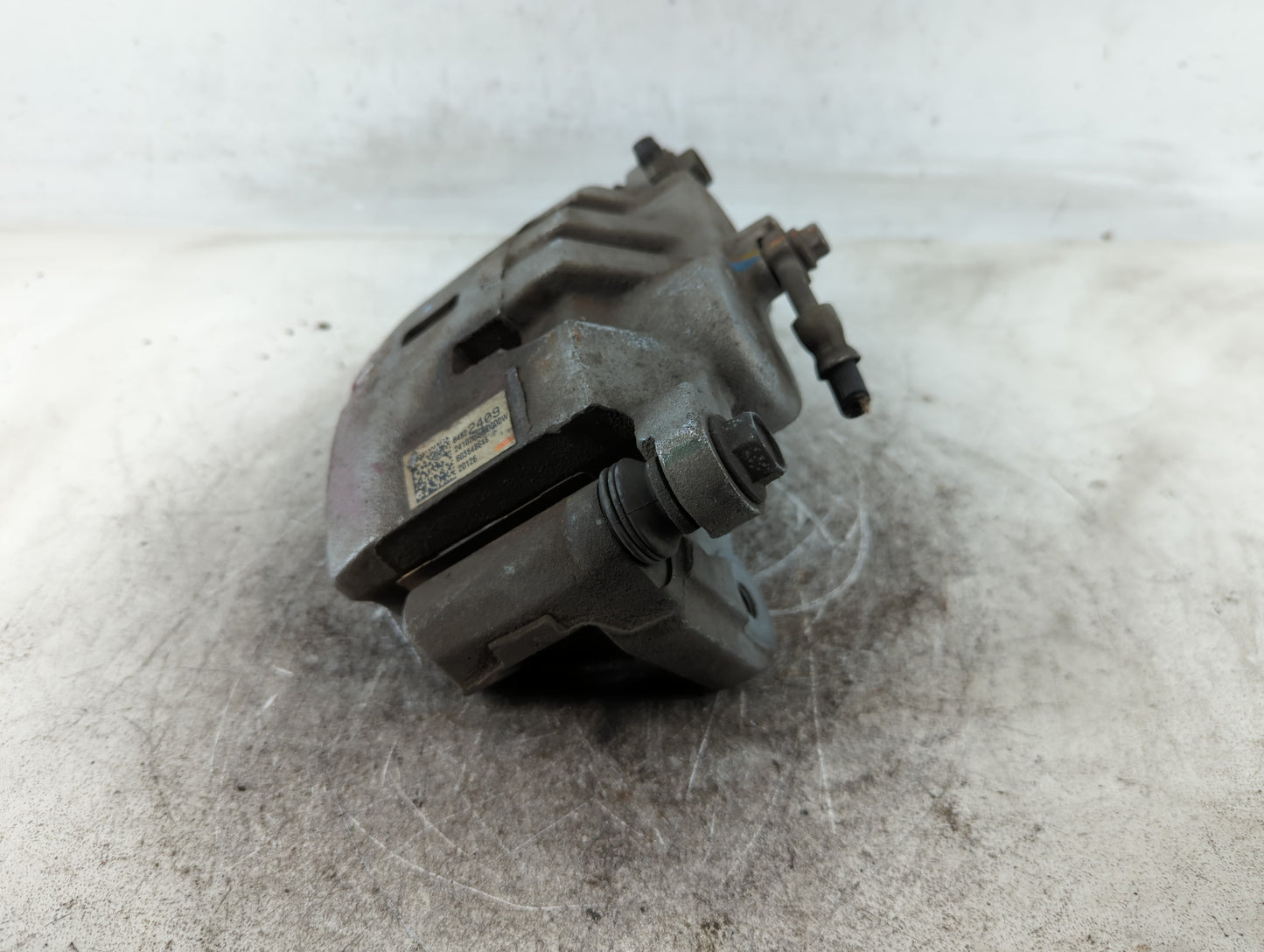 2019-2020 Chevrolet Blazer Front Driver Left Brake Caliper - Oemusedautoparts1.com