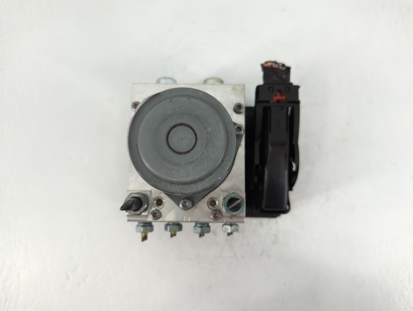 2020 Chevrolet Blazer ABS Pump Control Module Replacement P/N:84738977 Fits Fits 2018 2019 OEM Used Auto Parts - Oemusedauto