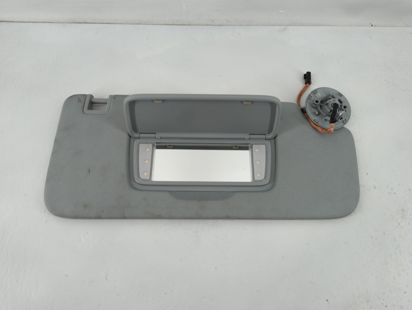 2019-2022 Chevrolet Blazer Sun Visor Shade Replacement Passenger Right Mirror Fits Fits 2019 2020 2021 2022 OEM Used Auto Pa