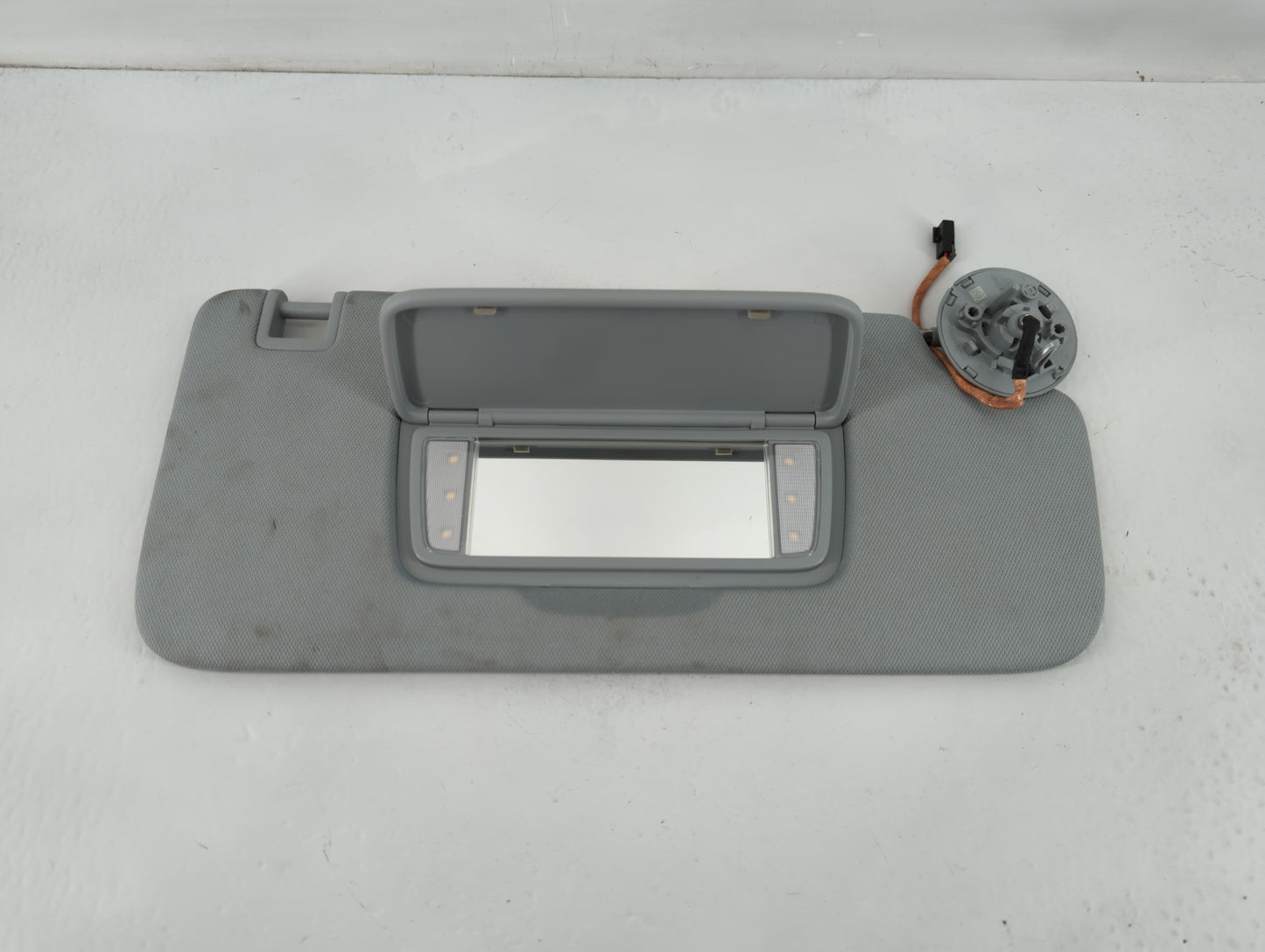 2019-2022 Chevrolet Blazer Sun Visor Shade Replacement Passenger Right Mirror Fits Fits 2019 2020 2021 2022 OEM Used Auto Pa