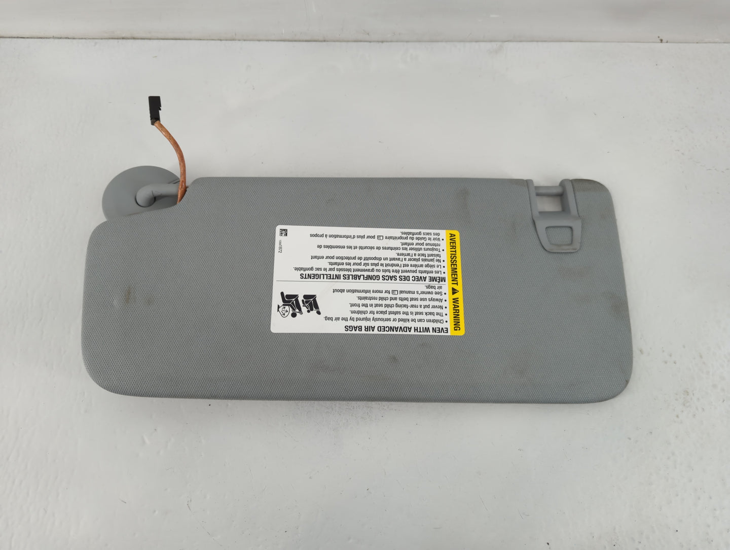 2019-2022 Chevrolet Blazer Sun Visor Shade Replacement Passenger Right Mirror Fits Fits 2019 2020 2021 2022 OEM Used Auto Pa