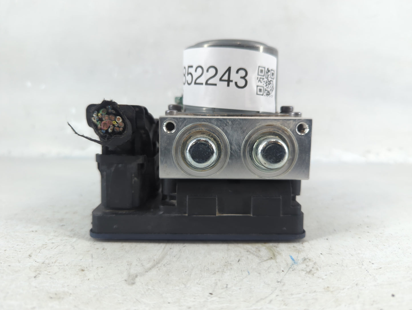 2020 Chevrolet Blazer ABS Pump Control Module Replacement P/N:84738977 Fits Fits 2018 2019 OEM Used Auto Parts - Oemusedauto