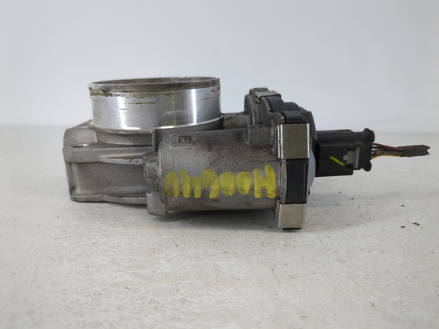 2016-2021 Chevrolet Camaro Throttle Body P/N:12676296AA Fits Fits 2016 2017 2018 2019 2020 2021 2022 OEM Used Auto Parts - O