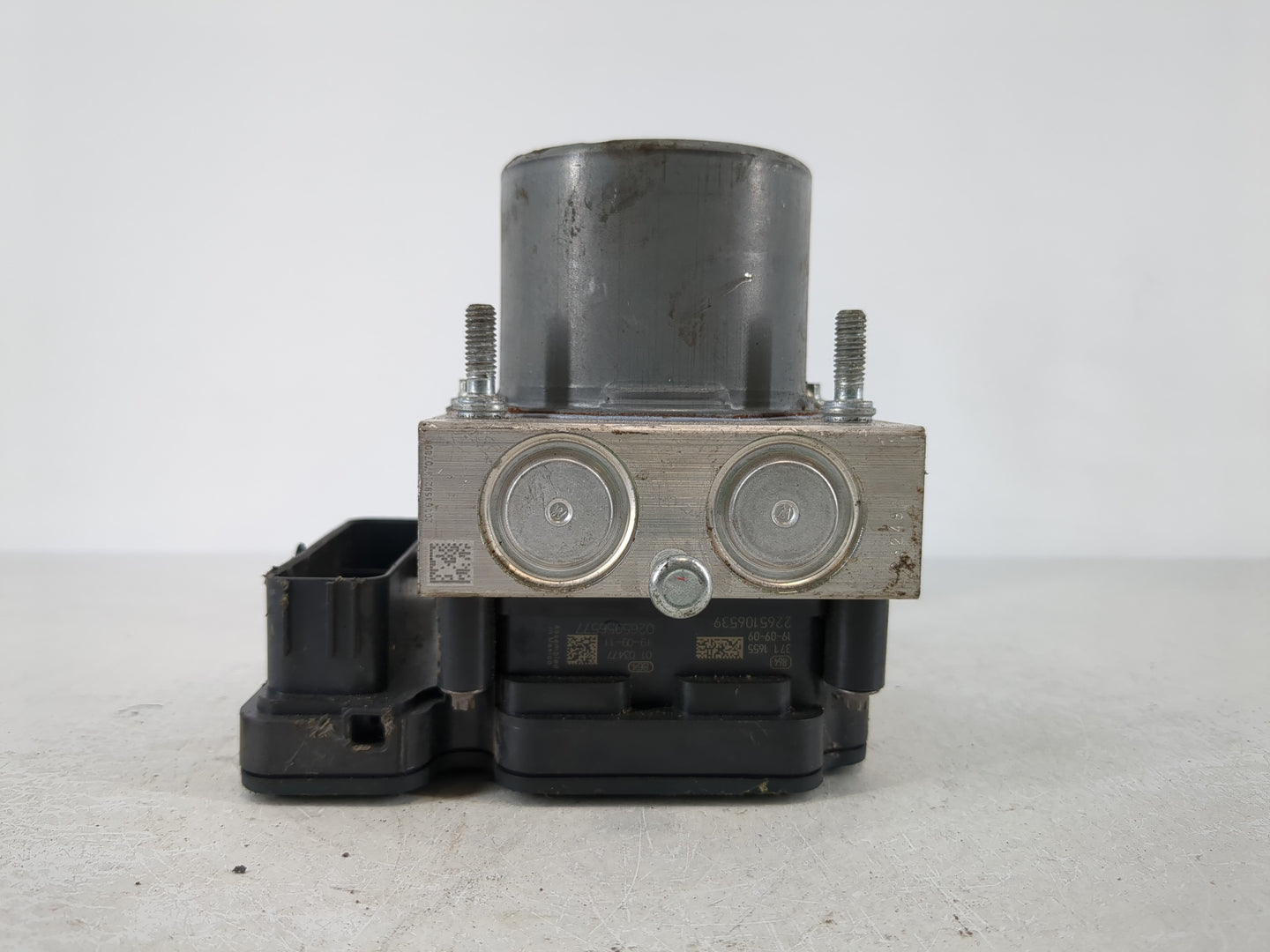 2019-2021 Chevrolet Camaro ABS Pump Control Module Replacement P/N:065055766 84653125 Fits Fits 2019 2020 2021 OEM Used Auto