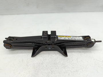2020 Chevrolet Camaro Spare Scissor Car Jack - Oemusedautoparts1.com