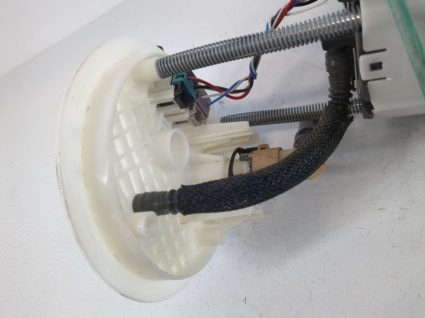 2016-2020 Chevrolet Camaro Electrical Gas Fuel Pump Assembly - Oemusedautoparts1.com