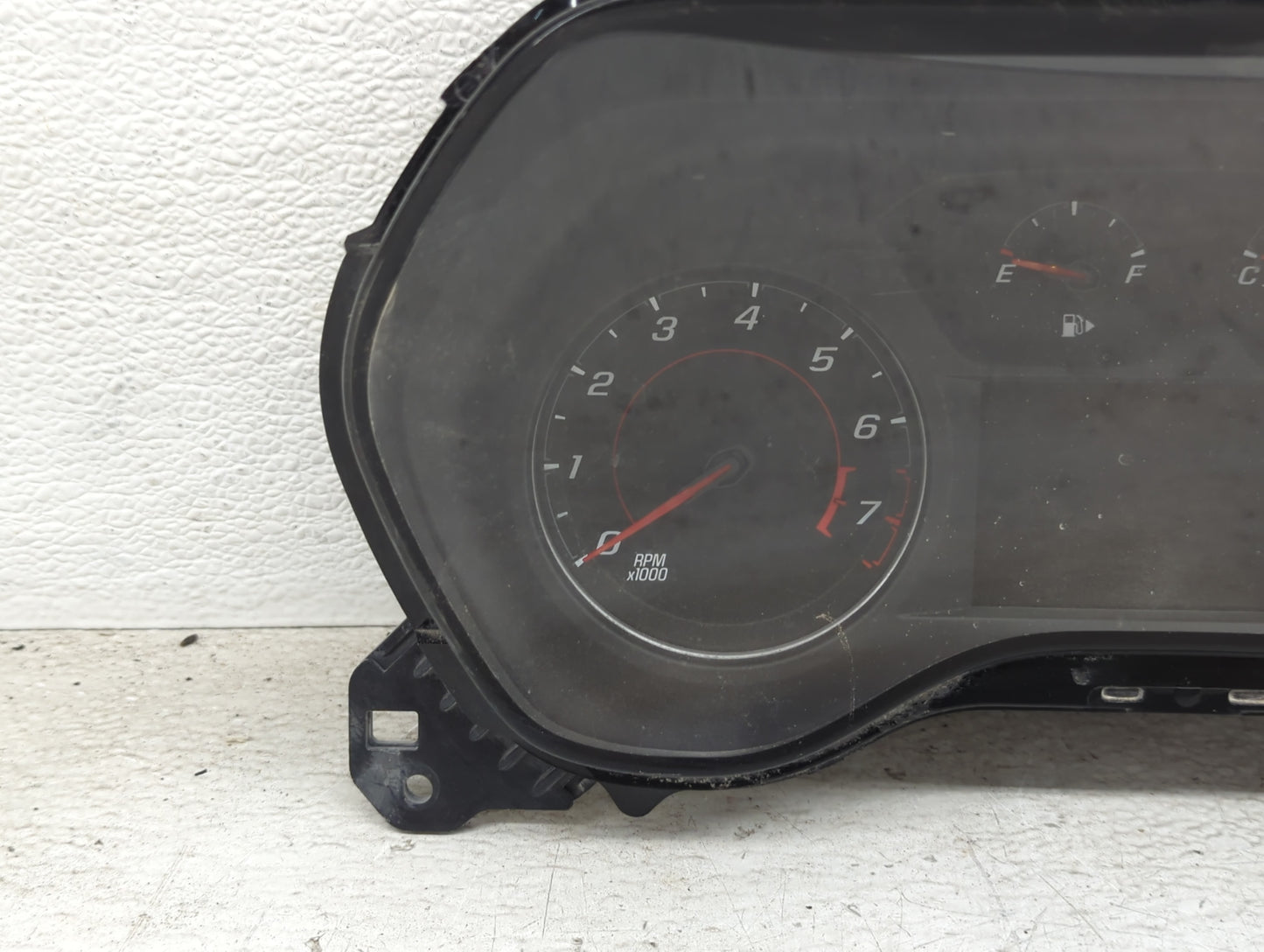 2020 Chevrolet Camaro Instrument Cluster Speedometer Gauges P/N:84665137 GM-0077-103-MR-CE0E Miles: Fits OEM Used Auto Parts