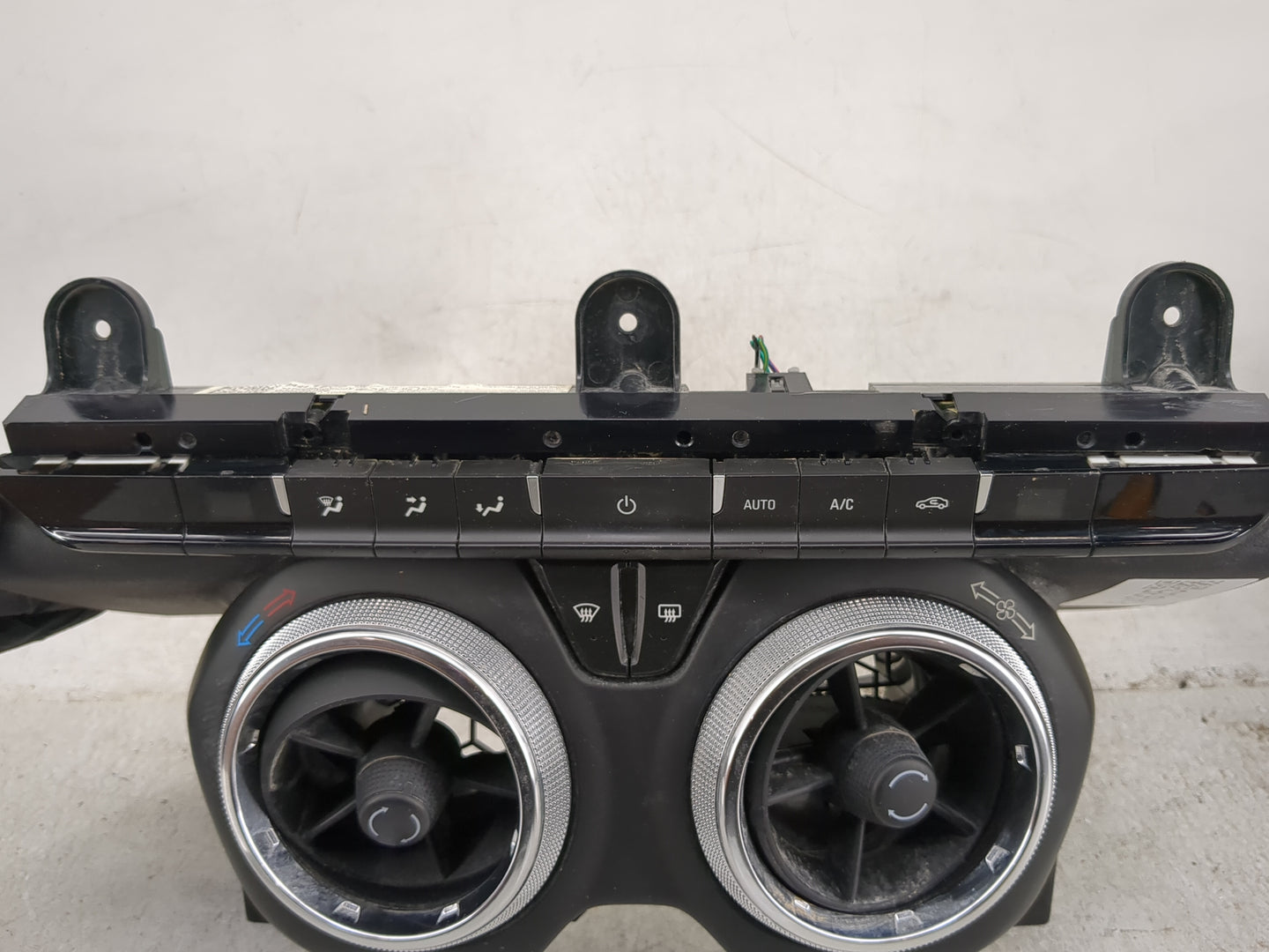 2018-2021 Chevrolet Camaro Climate Control Module Temperature AC/Heater Replacement P/N:84441500 Fits Fits 2018 2019 2020 20
