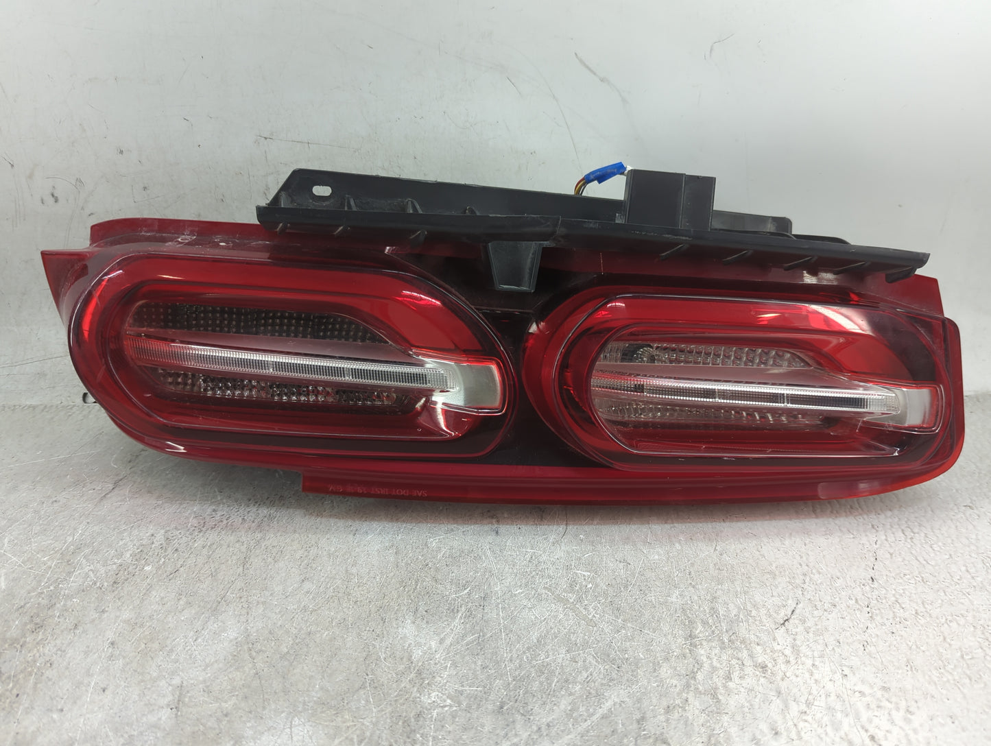 2019-2021 Chevrolet Camaro Tail Light Assembly Driver Left OEM P/N:84725128 Fits Fits 2019 2020 2021 OEM Used Auto Parts - O
