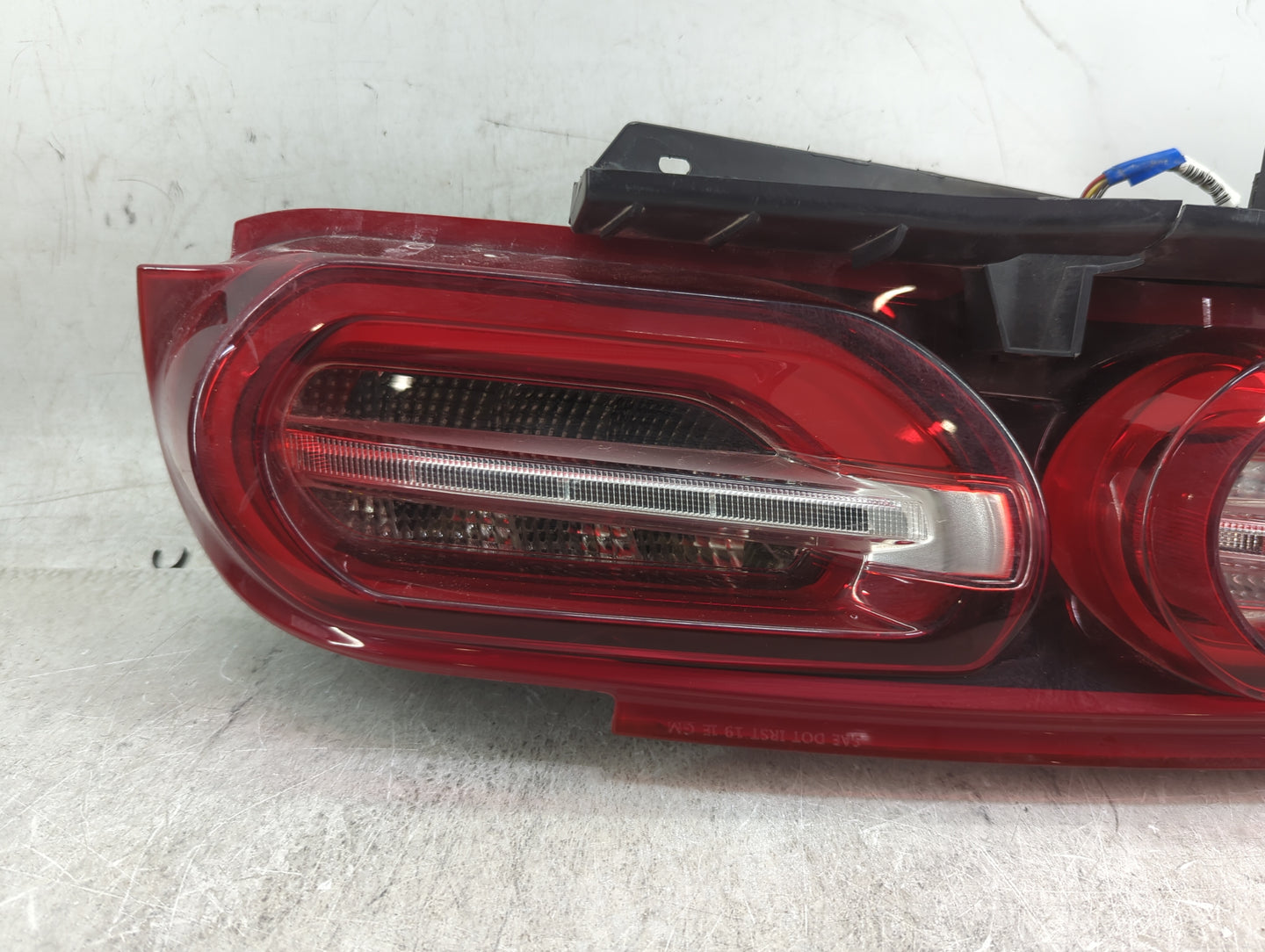 2019-2021 Chevrolet Camaro Tail Light Assembly Driver Left OEM P/N:84725128 Fits Fits 2019 2020 2021 OEM Used Auto Parts - O