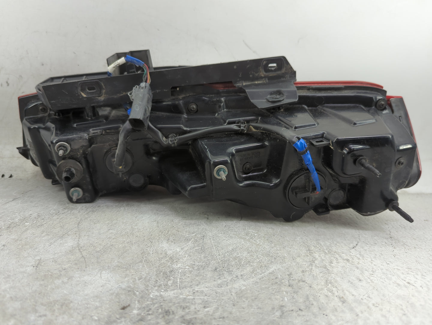 2019-2021 Chevrolet Camaro Tail Light Assembly Driver Left OEM P/N:84725128 Fits Fits 2019 2020 2021 OEM Used Auto Parts - O