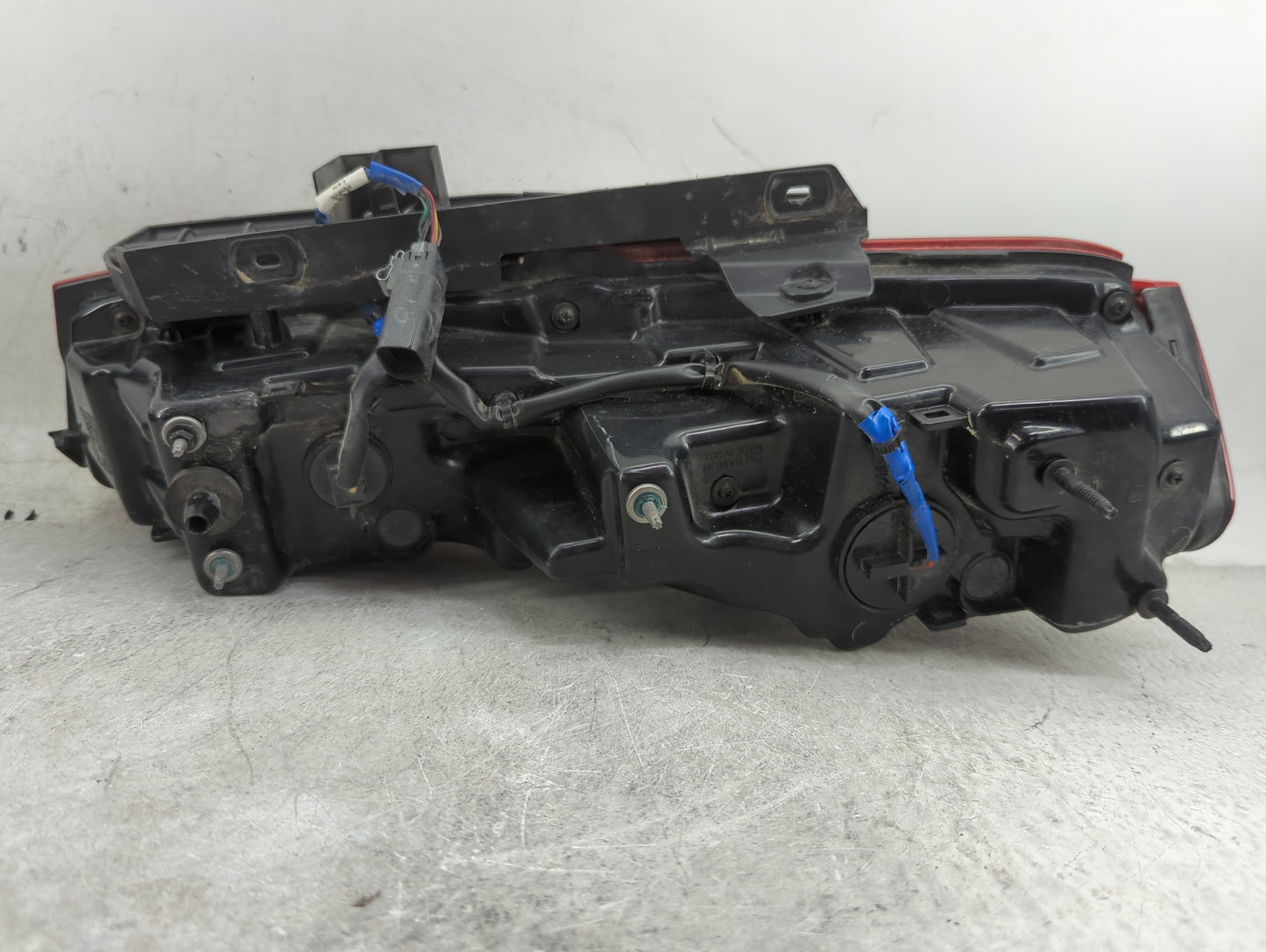 2019-2021 Chevrolet Camaro Tail Light Assembly Driver Left OEM P/N:84725128 Fits Fits 2019 2020 2021 OEM Used Auto Parts - O