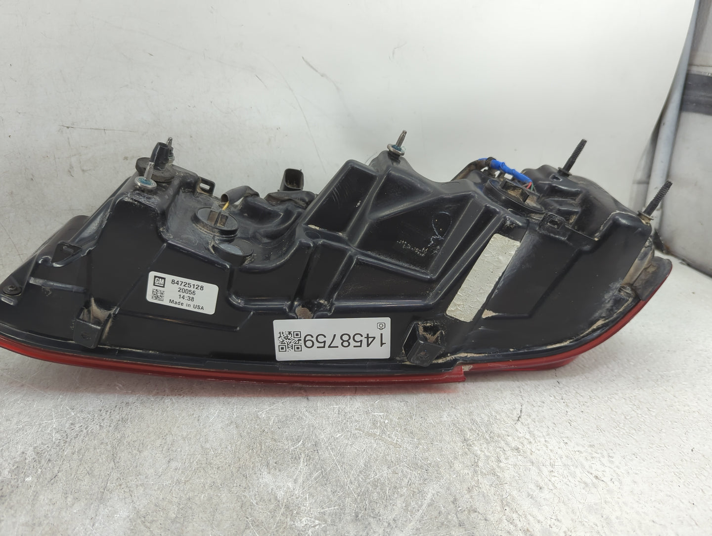 2019-2021 Chevrolet Camaro Tail Light Assembly Driver Left OEM P/N:84725128 Fits Fits 2019 2020 2021 OEM Used Auto Parts - O