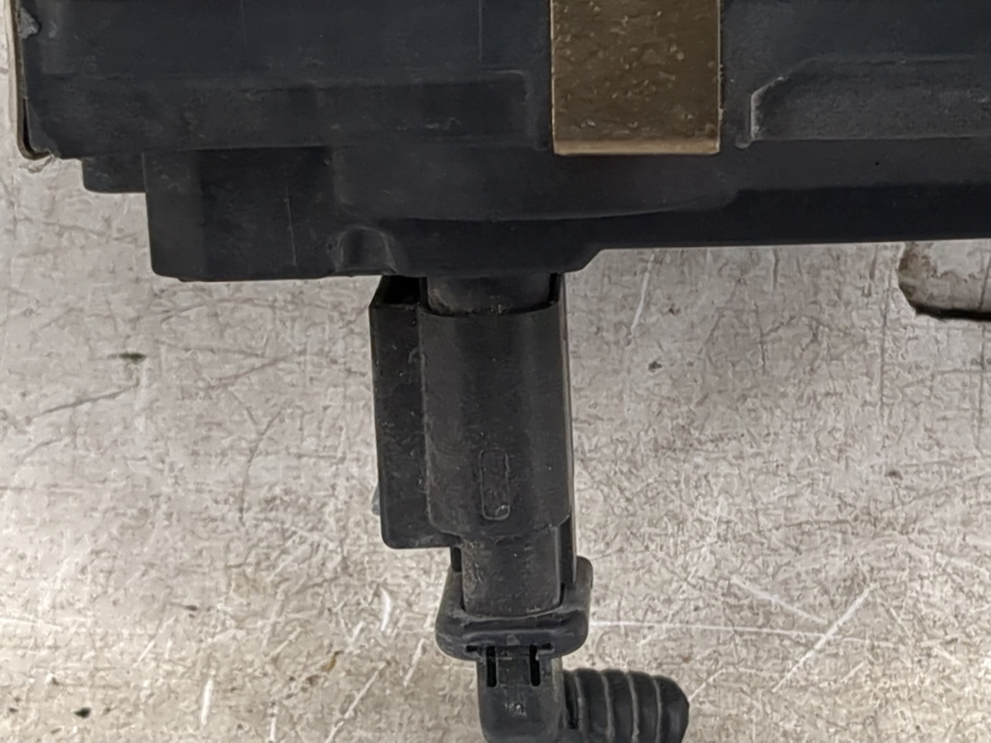 2016-2021 Chevrolet Camaro Throttle Body P/N:12678223 Fits Fits 2014 2015 2016 2017 2018 2019 2020 2021 2022 OEM Used Auto P