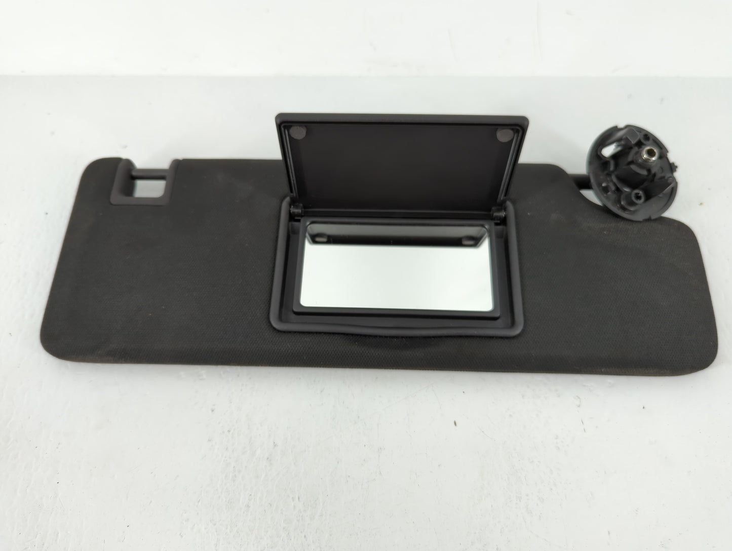 2021 Chevrolet Camaro Sun Visor Shade Replacement Passenger Right Mirror Fits OEM Used Auto Parts - Oemusedautoparts1.com