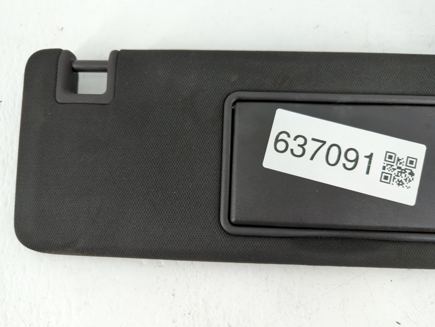 2021 Chevrolet Camaro Sun Visor Shade Replacement Passenger Right Mirror Fits OEM Used Auto Parts - Oemusedautoparts1.com