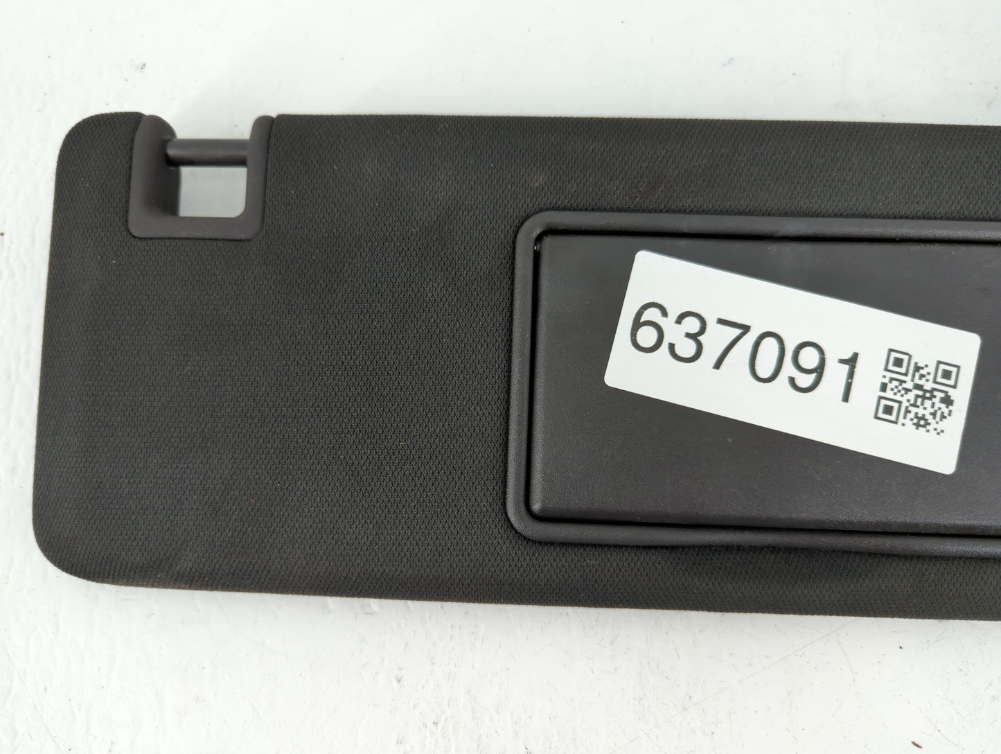 2021 Chevrolet Camaro Sun Visor Shade Replacement Passenger Right Mirror Fits OEM Used Auto Parts - Oemusedautoparts1.com