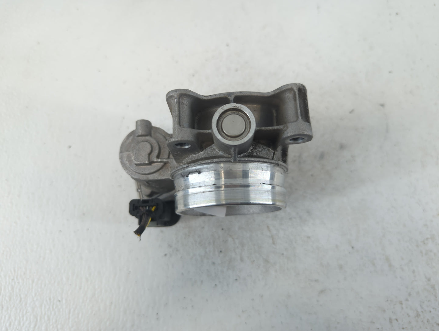 2016-2021 Chevrolet Camaro Throttle Body P/N:12681472AA Fits Fits 2013 2014 2015 2016 2017 2018 2019 2020 2021 OEM Used Auto