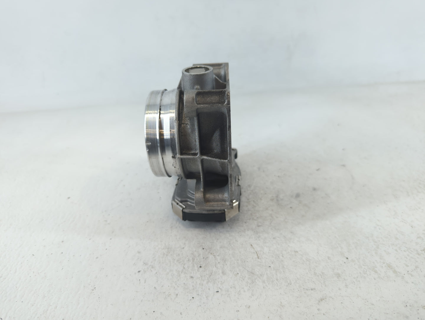 2016-2021 Chevrolet Camaro Throttle Body P/N:12681472AA Fits Fits 2013 2014 2015 2016 2017 2018 2019 2020 2021 OEM Used Auto
