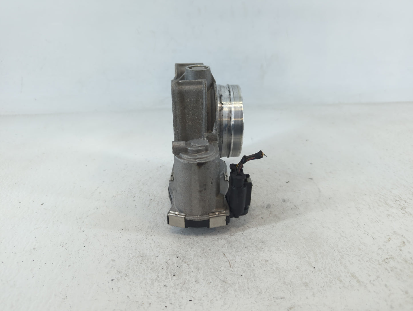 2016-2021 Chevrolet Camaro Throttle Body P/N:12681472AA Fits Fits 2013 2014 2015 2016 2017 2018 2019 2020 2021 OEM Used Auto