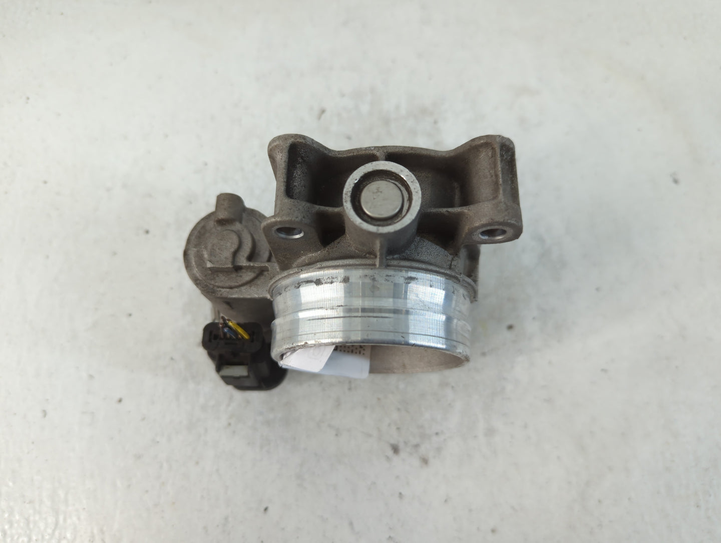 2016-2021 Chevrolet Camaro Throttle Body P/N:12681472AA Fits Fits 2013 2014 2015 2016 2017 2018 2019 2020 2021 OEM Used Auto