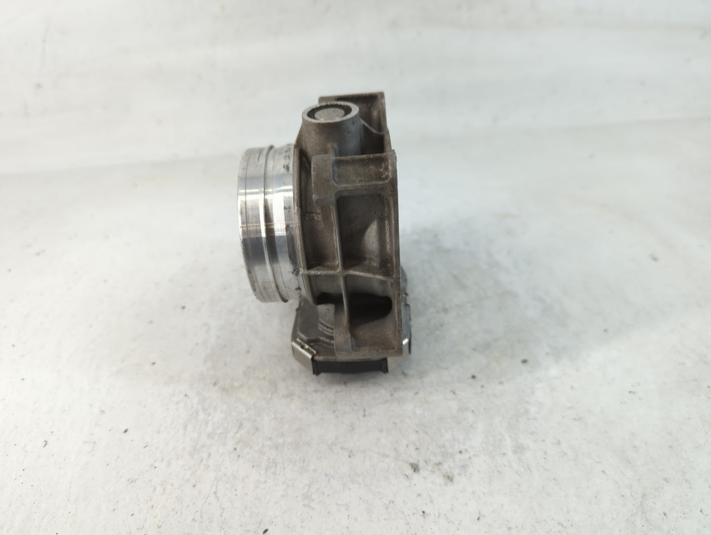 2016-2021 Chevrolet Camaro Throttle Body P/N:12681472AA Fits Fits 2013 2014 2015 2016 2017 2018 2019 2020 2021 OEM Used Auto
