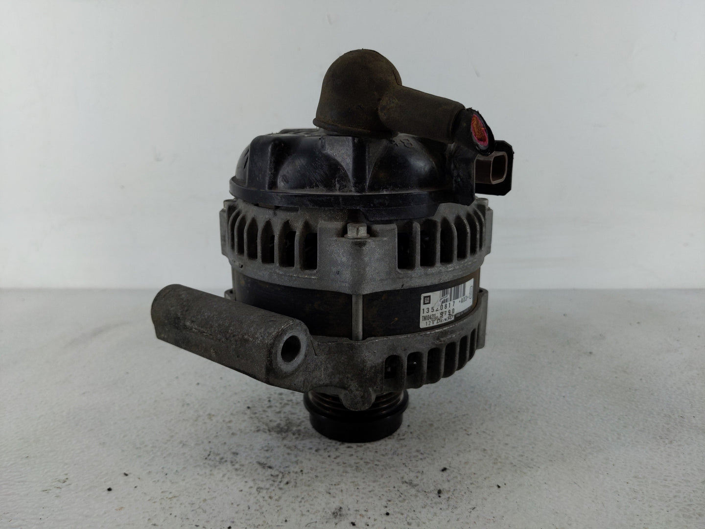 2015-2022 Chevrolet Colorado Alternator Replacement Generator Charging Assembly Engine OEM P/N:13520817 Fits OEM Used Auto P