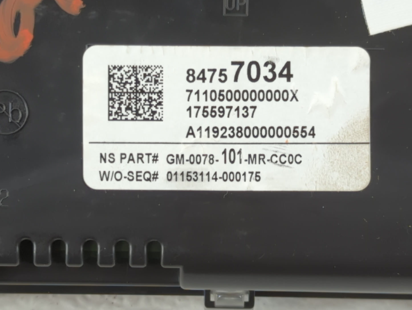 2020-2022 Chevrolet Colorado Instrument Cluster Speedometer Gauges P/N:84757034 Fits Fits 2020 2021 2022 OEM Used Auto Parts