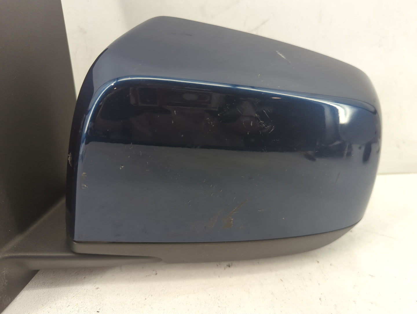 2017-2022 Chevrolet Colorado Driver Side View Mirror - Left Door Mirror OEM Used - Oemusedautoparts1.com