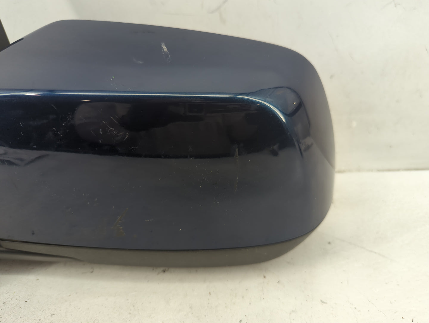 2017-2022 Chevrolet Colorado Driver Side View Mirror - Left Door Mirror OEM Used - Oemusedautoparts1.com