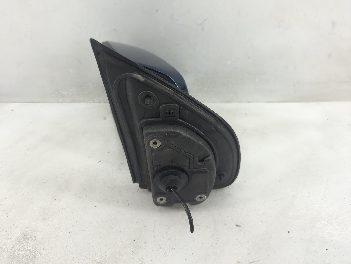 2017-2022 Chevrolet Colorado Driver Side View Mirror - Left Door Mirror OEM Used - Oemusedautoparts1.com