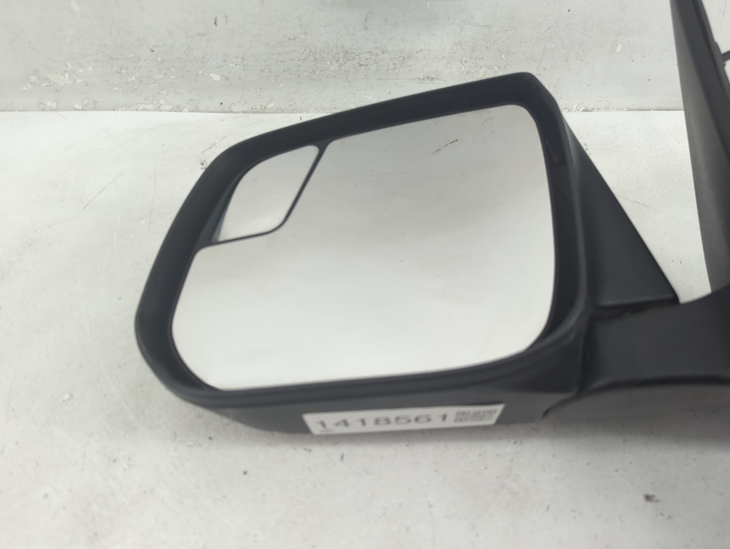 2017-2022 Chevrolet Colorado Driver Side View Mirror - Left Door Mirror OEM Used - Oemusedautoparts1.com
