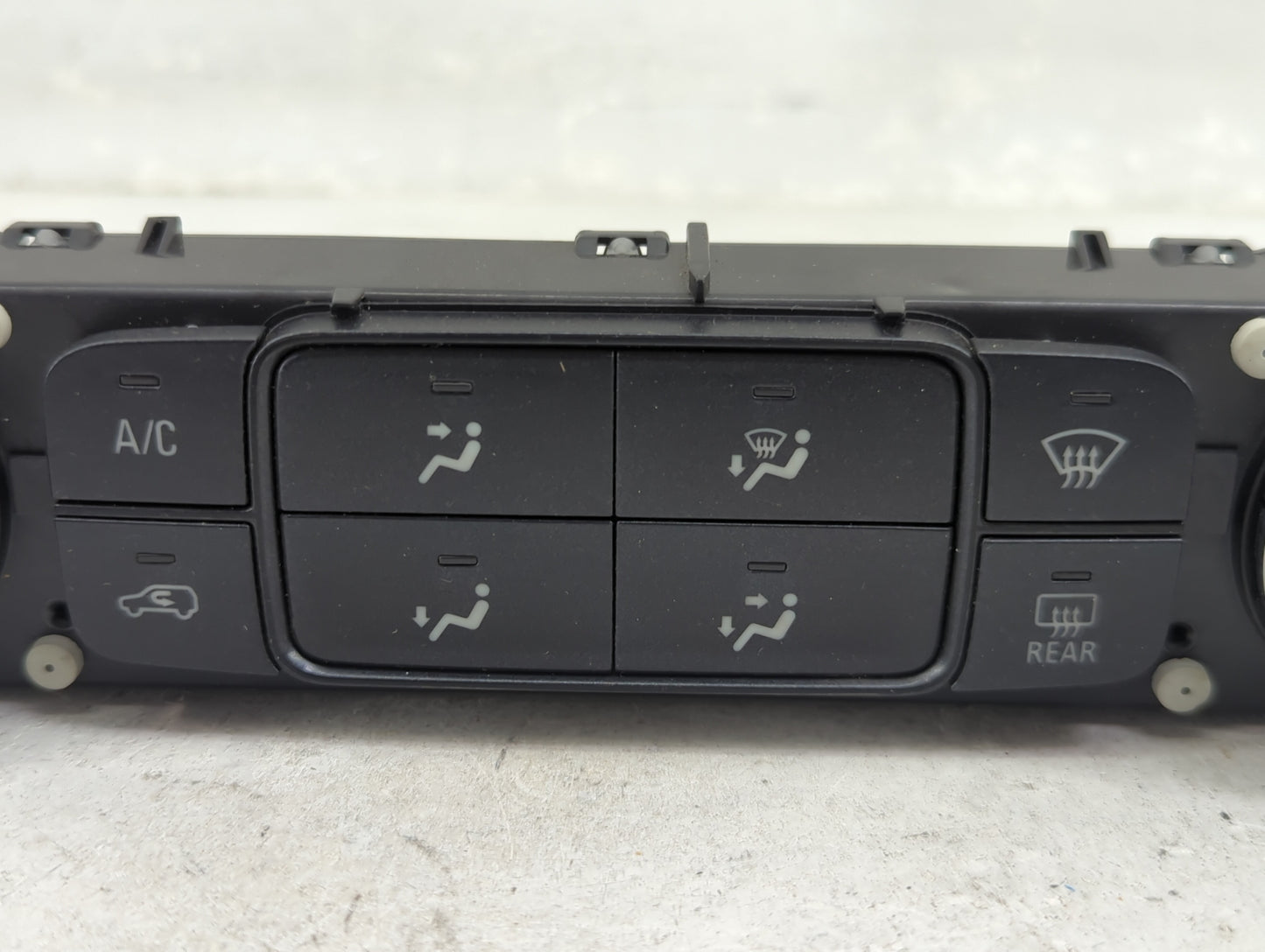 2015-2022 Chevrolet Colorado Climate Control Module Temperature AC/Heater Replacement P/N:815372982 Fits OEM Used Auto Parts