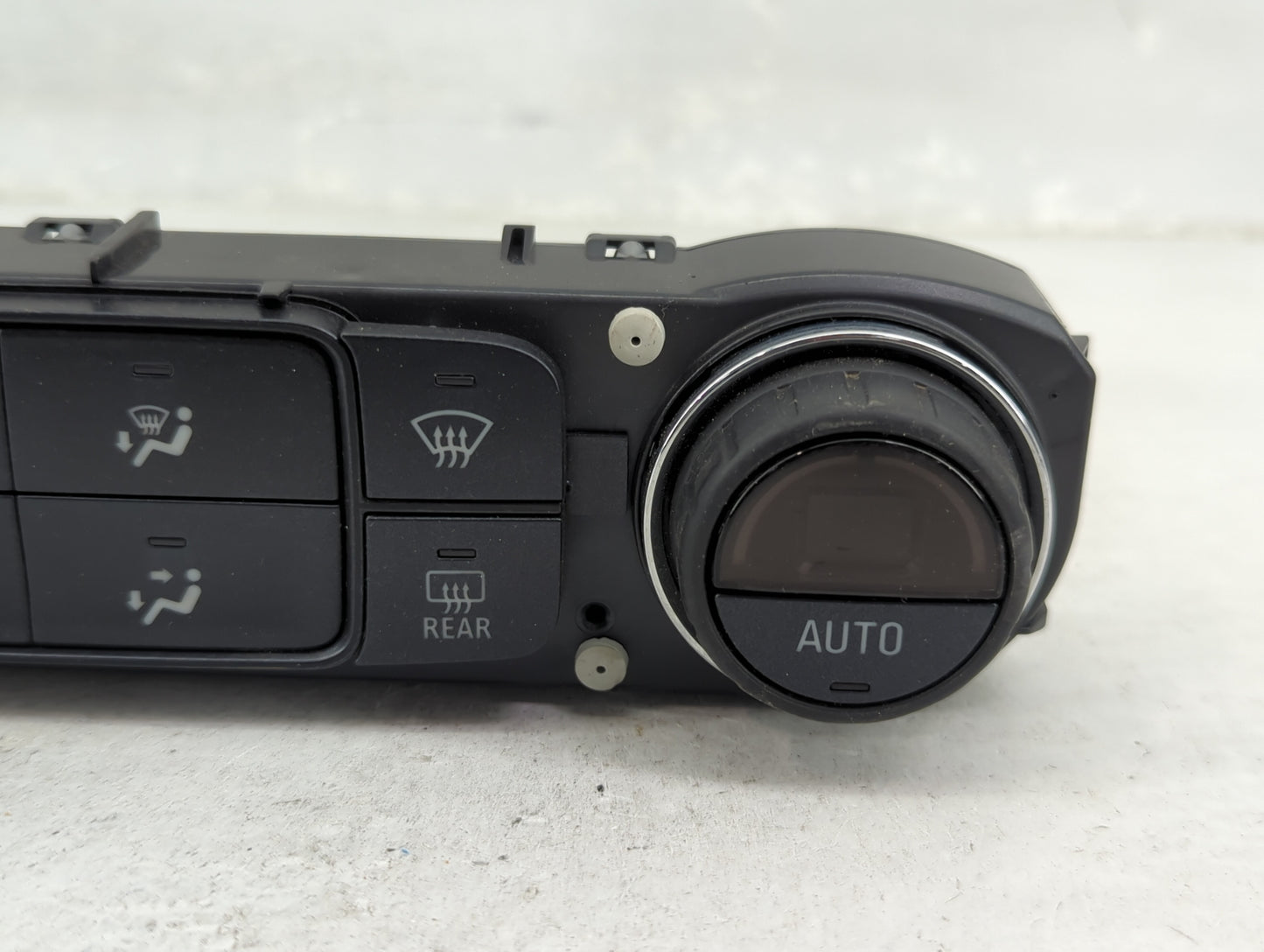 2015-2022 Chevrolet Colorado Climate Control Module Temperature AC/Heater Replacement P/N:815372982 Fits OEM Used Auto Parts