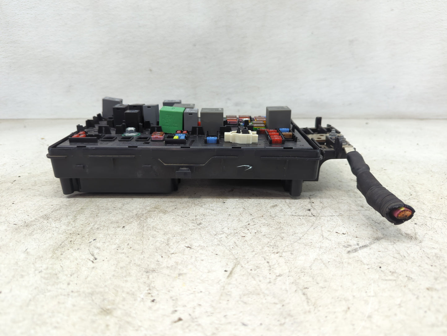 2020-2022 Chevrolet Colorado Fusebox Fuse Box Panel Relay Module P/N:84287538 13374072, 13378071 Fits Fits 2020 2021 2022 OE