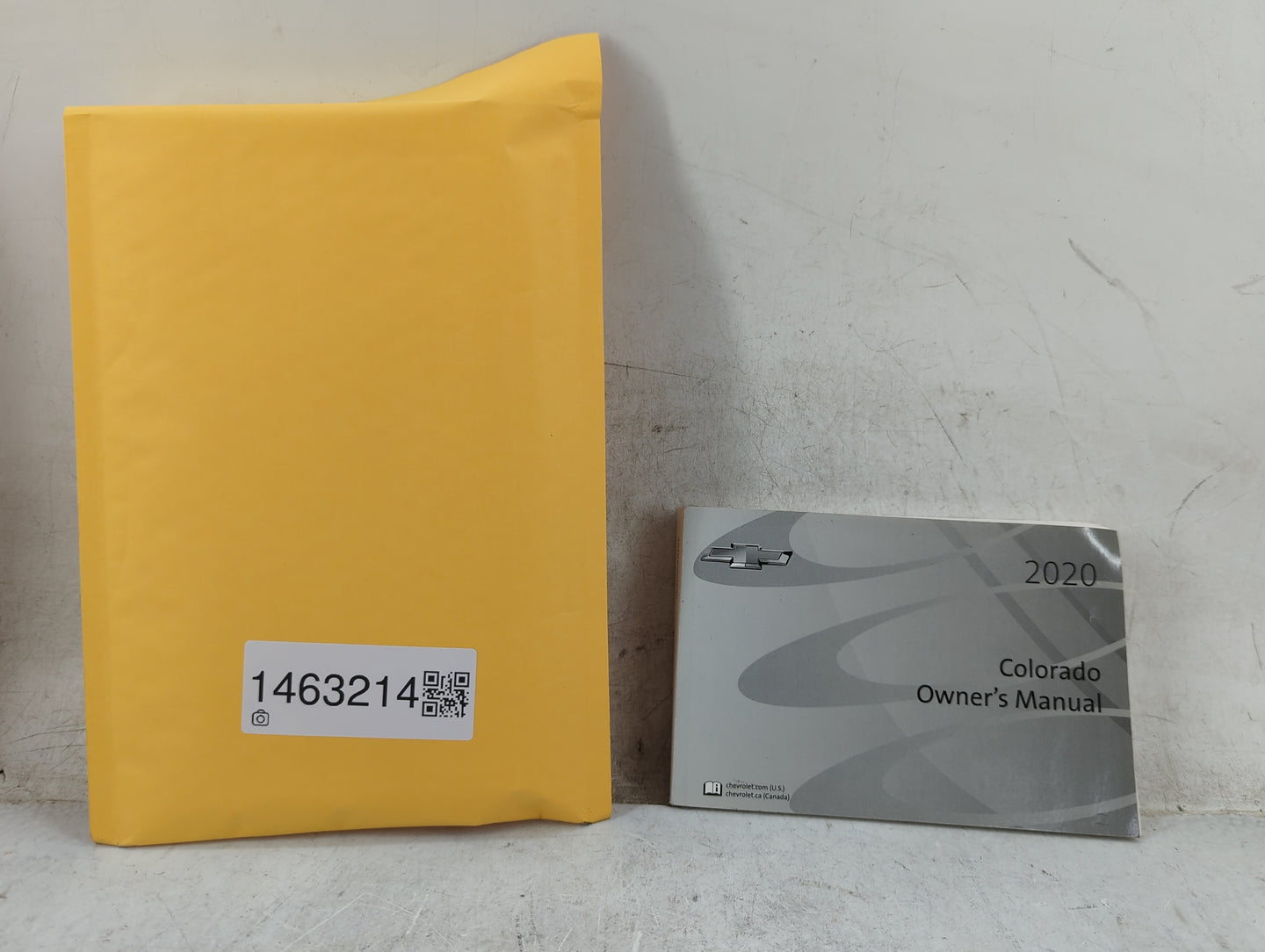 2020 Chevrolet Colorado Owners Manual Book Guide P/N:84354075 OEM Used Auto Parts - Oemusedautoparts1.com