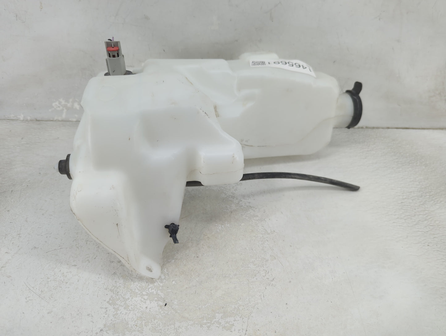 2018 Chevrolet Colorado Windshield Washer Fluid Reservoir Bottle Oem - Oemusedautoparts1.com