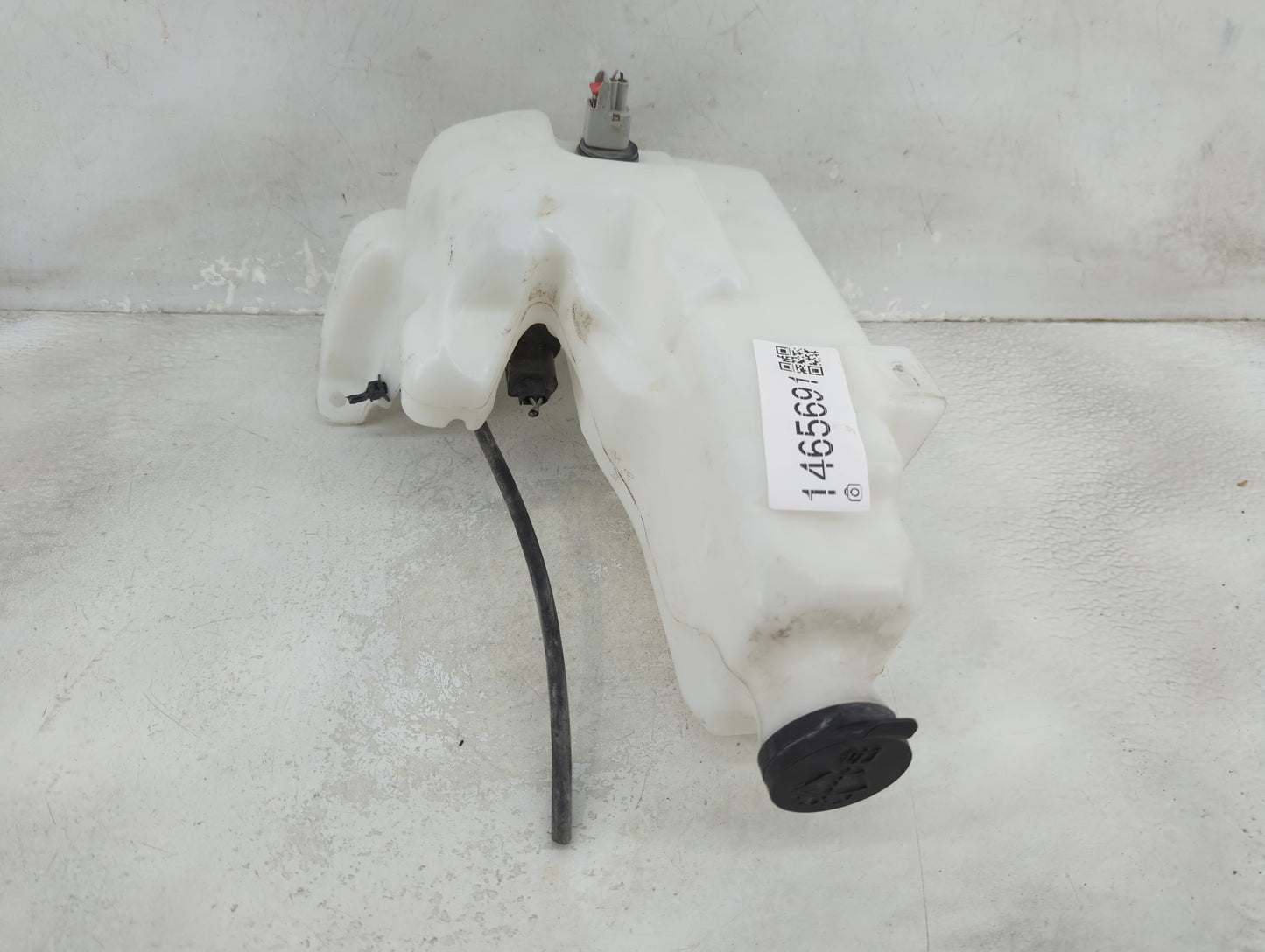 2018 Chevrolet Colorado Windshield Washer Fluid Reservoir Bottle Oem - Oemusedautoparts1.com