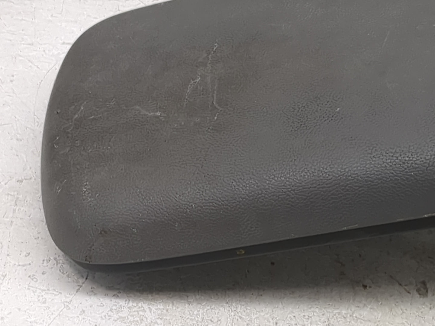 2020 Chevrolet Colorado Center Console Armrest Cover Lid Fits OEM Used Auto Parts - Oemusedautoparts1.com