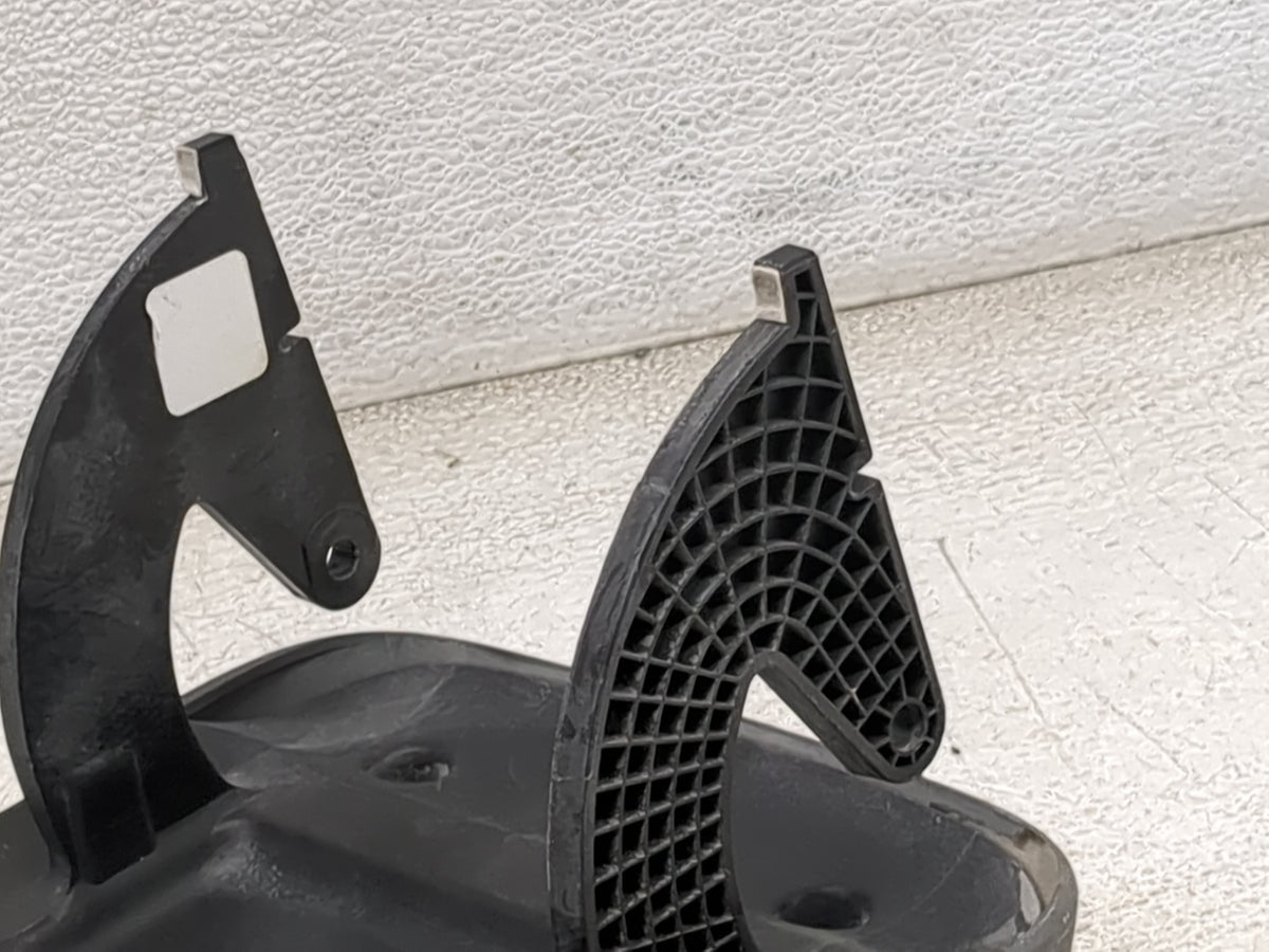 2020 Chevrolet Colorado Center Console Armrest Cover Lid Fits OEM Used Auto Parts - Oemusedautoparts1.com