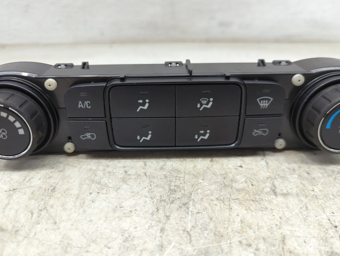 2015-2022 Chevrolet Colorado Climate Control Module Temperature AC/Heater Replacement P/N:815372982 Fits OEM Used Auto Parts