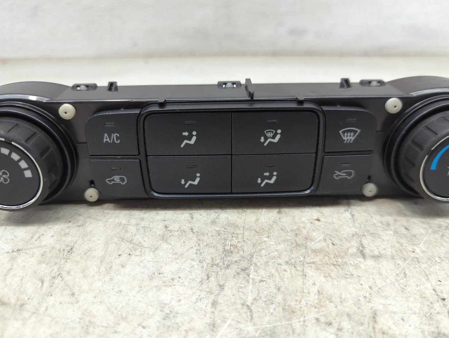 2015-2022 Chevrolet Colorado Climate Control Module Temperature AC/Heater Replacement P/N:815372982 Fits OEM Used Auto Parts