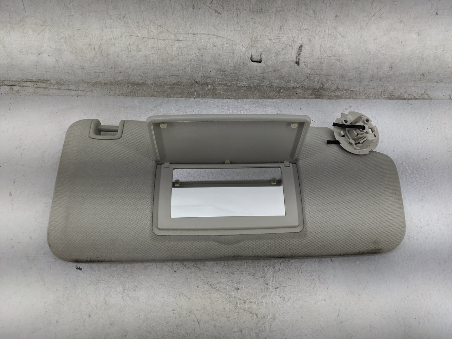 2017-2022 Chevrolet Colorado Sun Visor Shade Replacement Passenger Right Mirror Fits Fits 2017 2018 2019 2020 2021 2022 OEM 