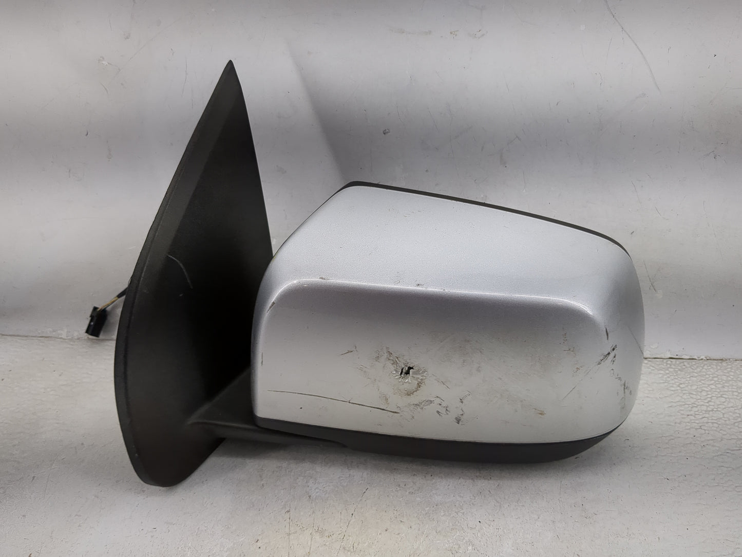 2017-2022 Chevrolet Colorado Driver Side View Mirror - Left Door Mirror OEM Used - Oemusedautoparts1.com